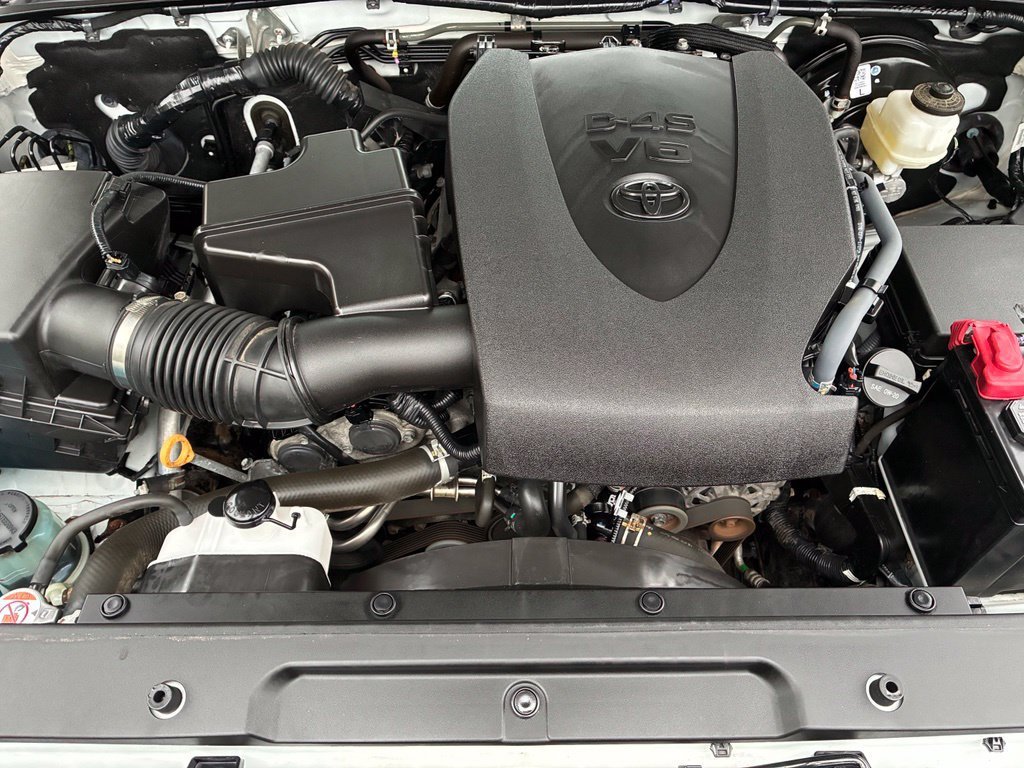 Used 2023 White Toyota SR5 image 31