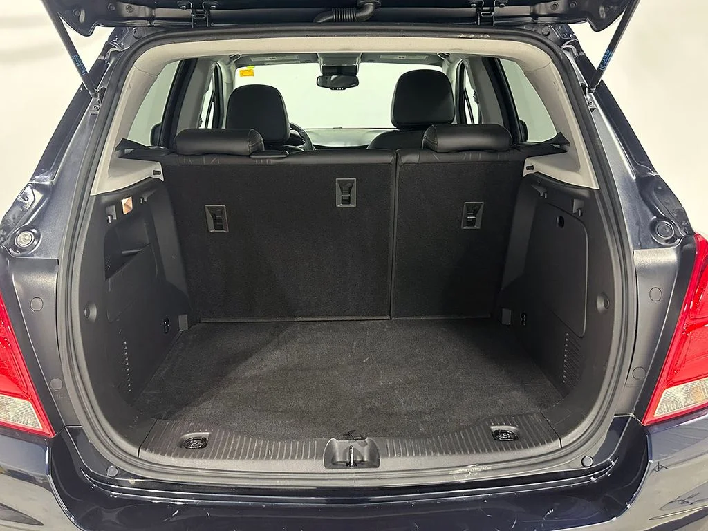 Used 2021 Blue Chevrolet LT image 5