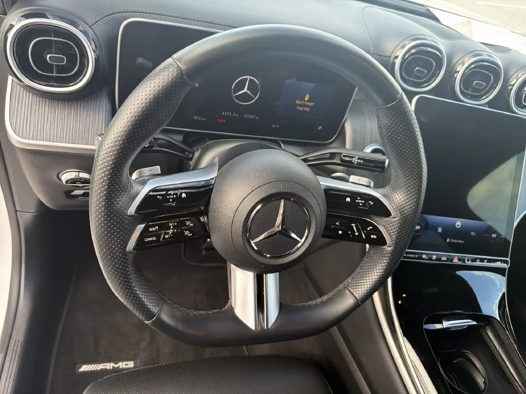 Used 2025  Mercedes-Benz GLC 350e image 16