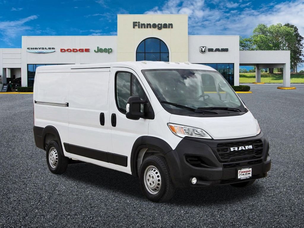 Used 2025 White Ram Base image 9