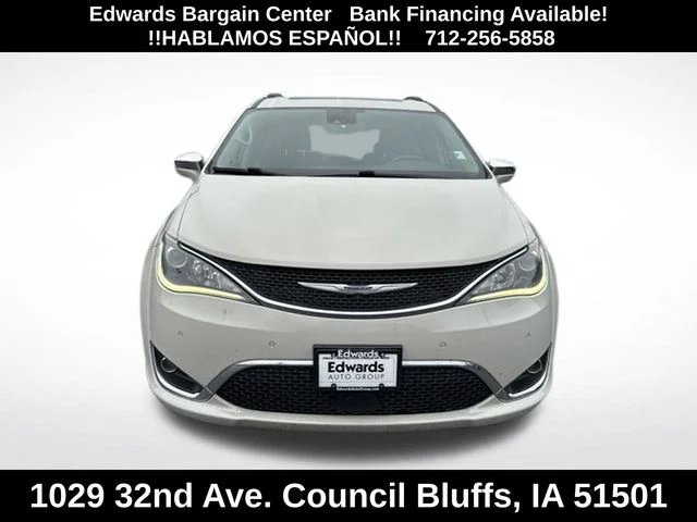 Used 2020 White Chrysler Limited image 2