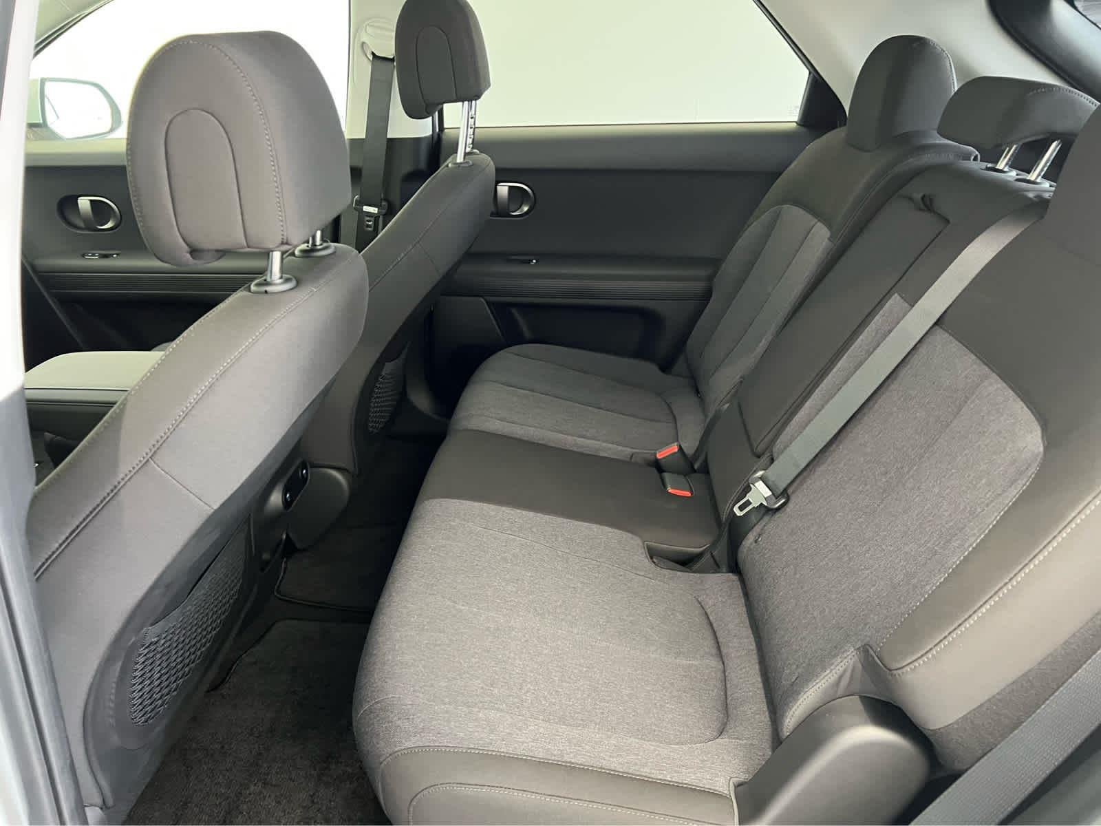 Used 2025 Atlas White Hyundai SE image 27