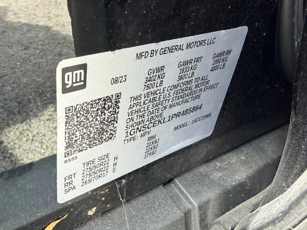 Used 2023 BLACK Chevrolet RST image 24