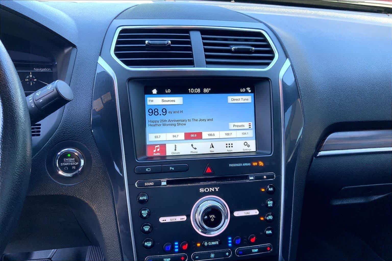 Used 2018 Magnetic Metallic Ford Limited image 30