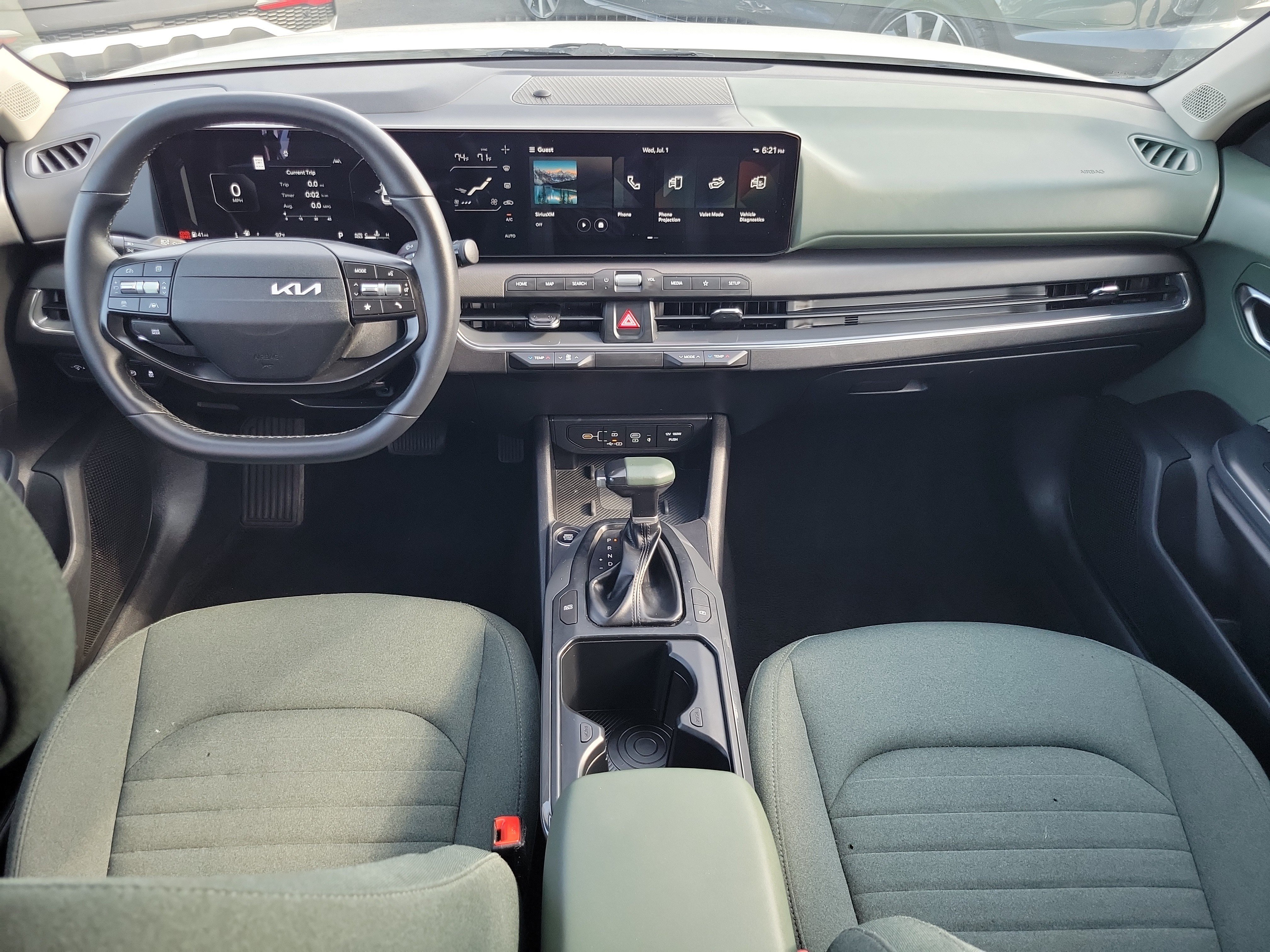Certified Used 2025 Snow White Pearl Kia EX image 12