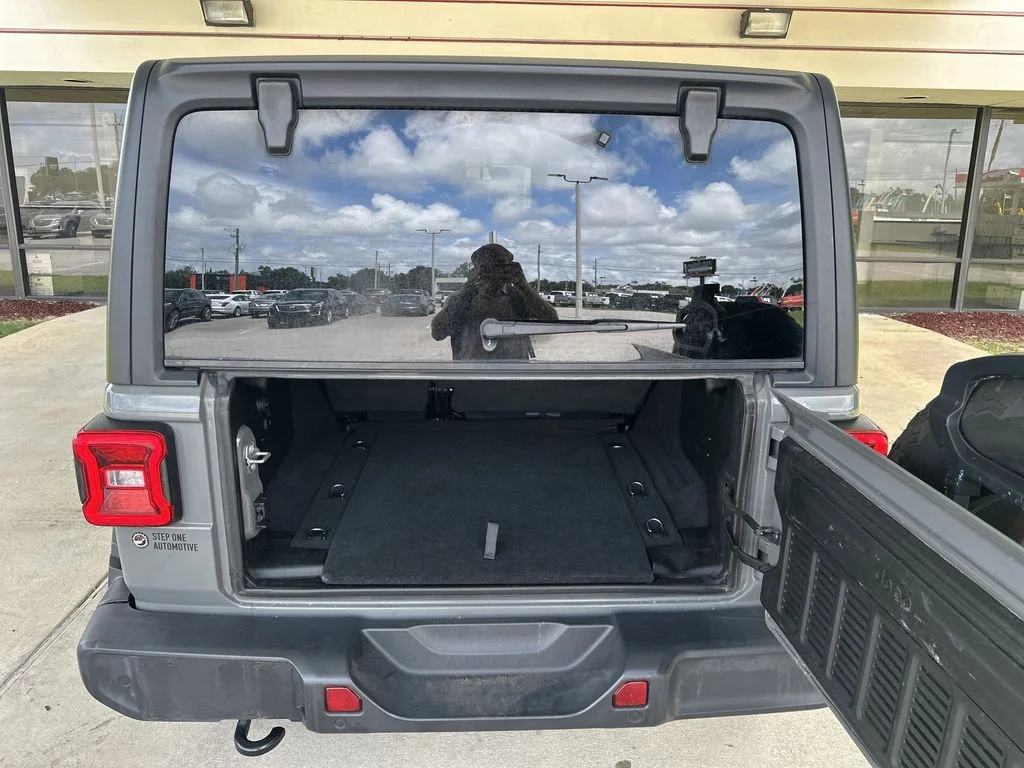 Used 2020 Gray Jeep Unlimited Sport Altitude image 30