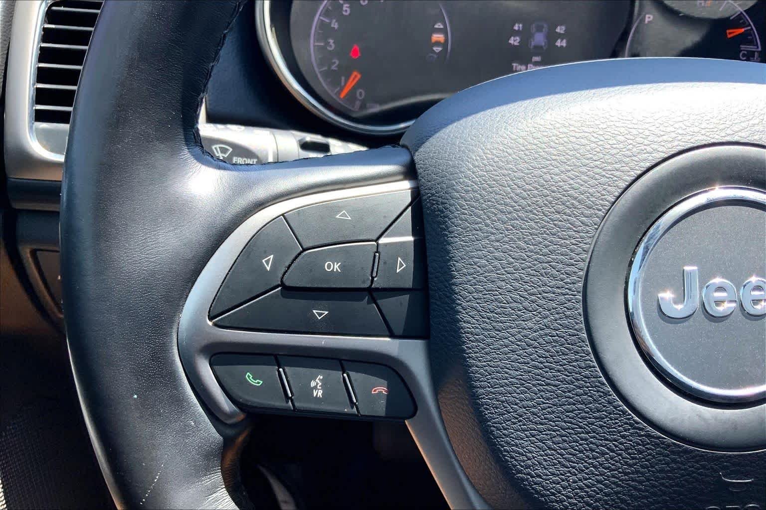 Used 2020 Velvet Red Pearlcoat Jeep Altitude image 23