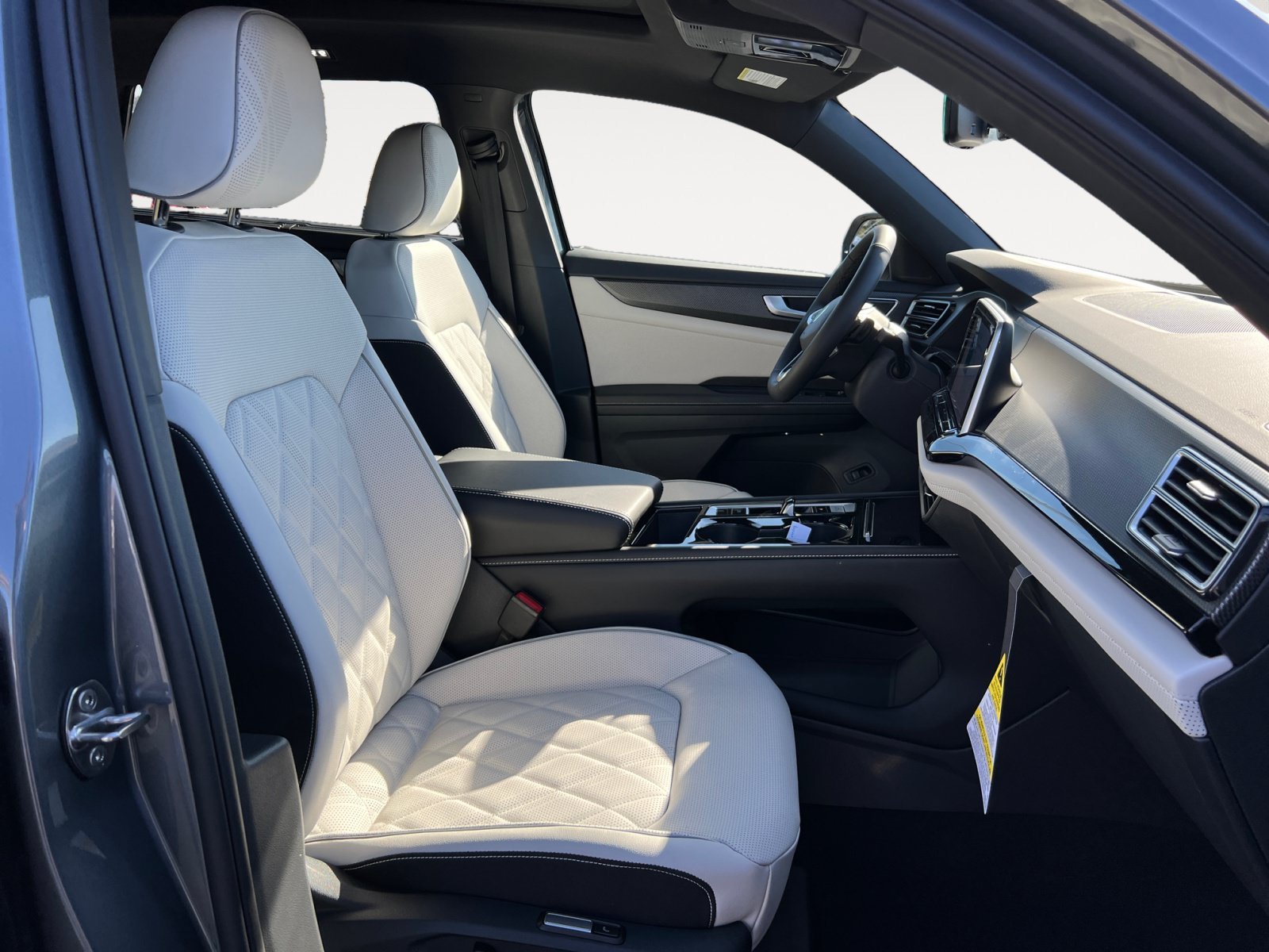 New 2025 Platinum Gray Volkswagen 2.0T SEL Premium R-Line image 19