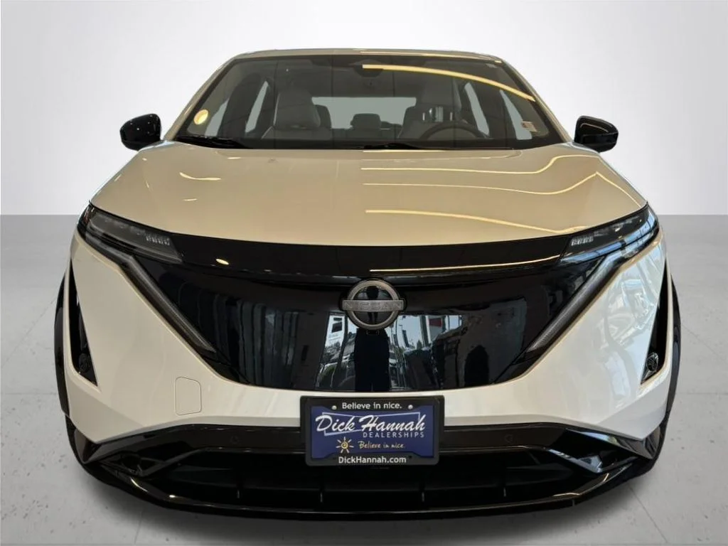 Certified Used 2024 White Nissan ENGAGE image 3