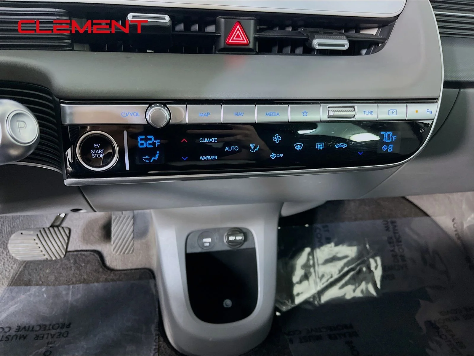 Used 2024 Gold Hyundai SEL image 22