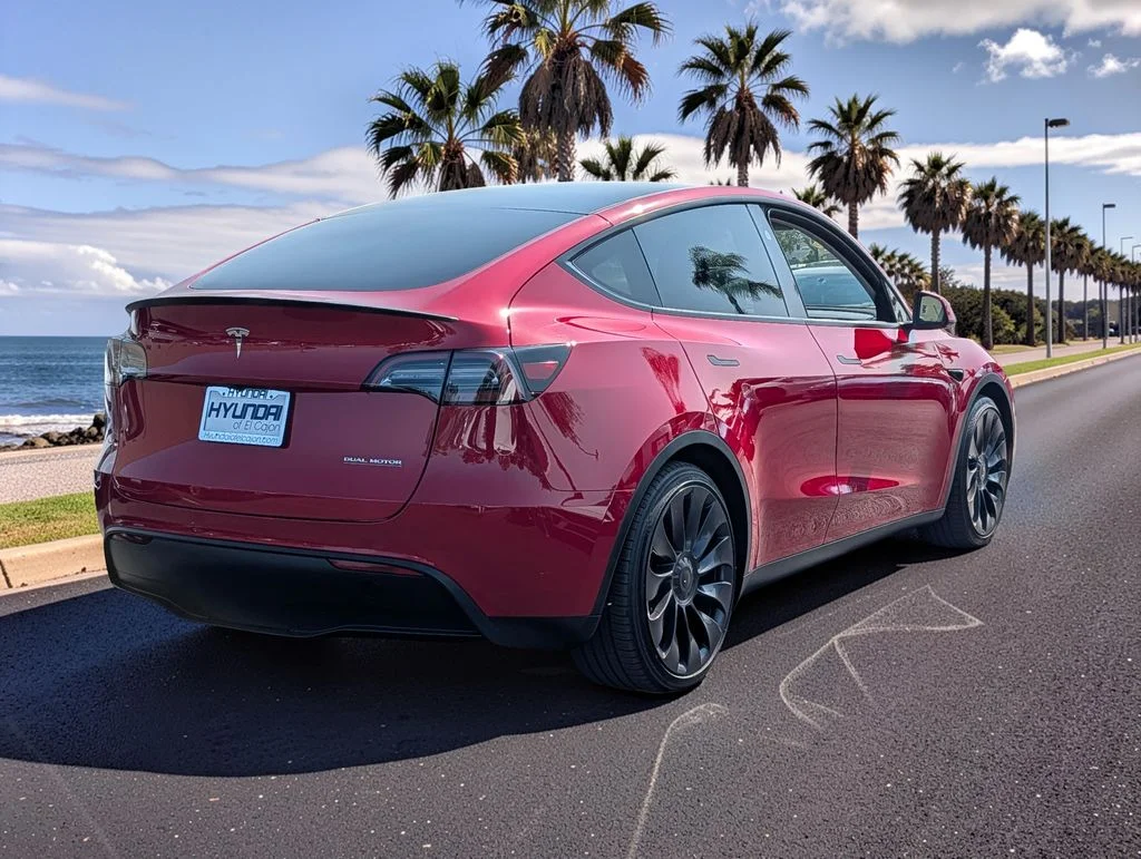 Used 2023  Tesla Performance image 5