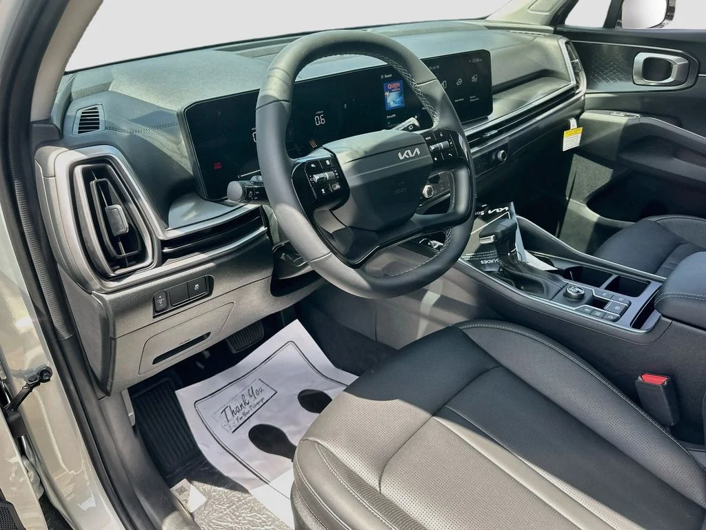 New 2026 Ivory Silver Kia S image 9