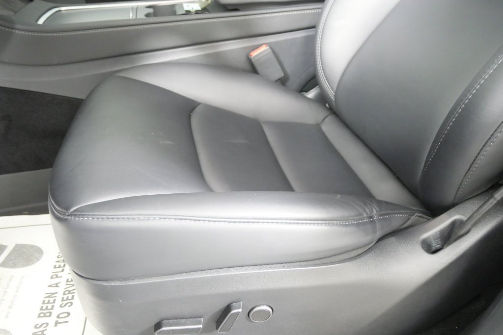 Used 2023  Tesla Performance image 11