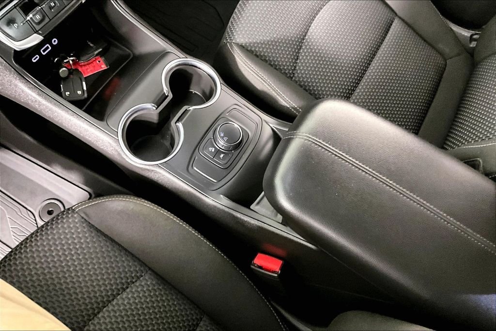 Used 2023 Silver GMC SLE image 17
