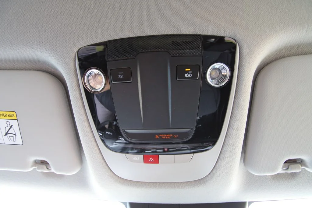 New 2026 Pluton Blue / Black Roof Kia S image 35