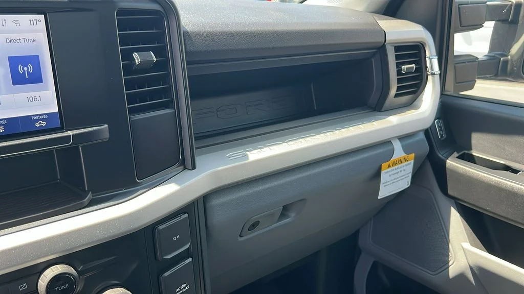 New 2024 Oxford White Ford F-450® XL image 15