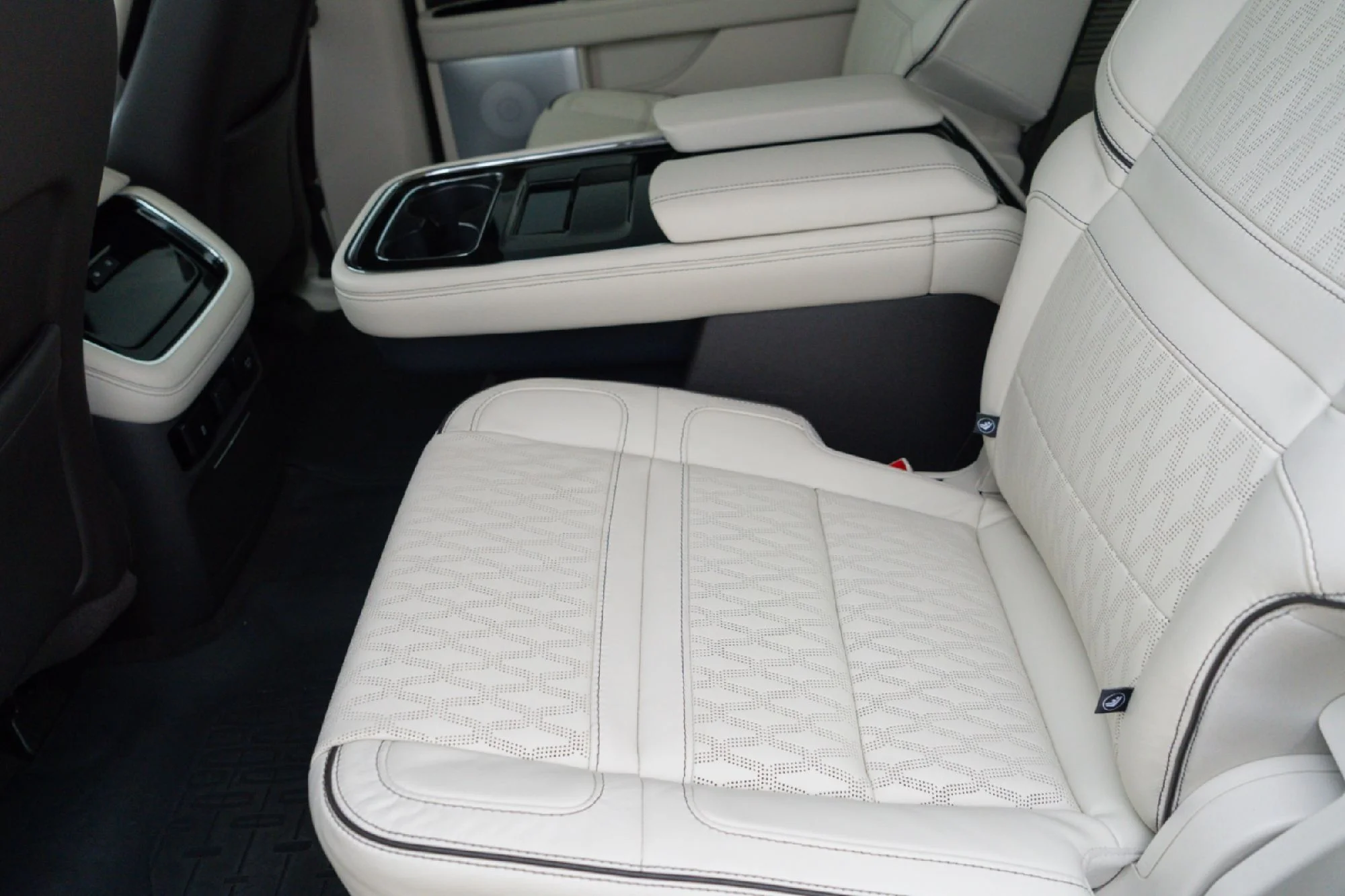 Used 2024 White Lincoln Black Label image 27