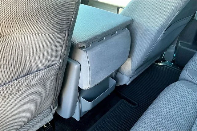 Used 2013 Gray Ford XLT image 11