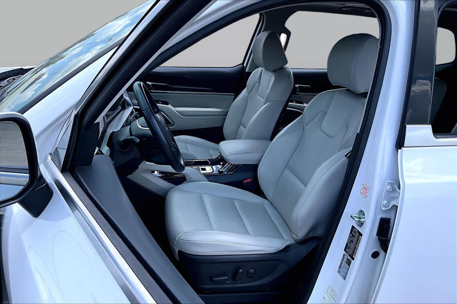 Used 2025 Glacial White Pearl Kia S image 7