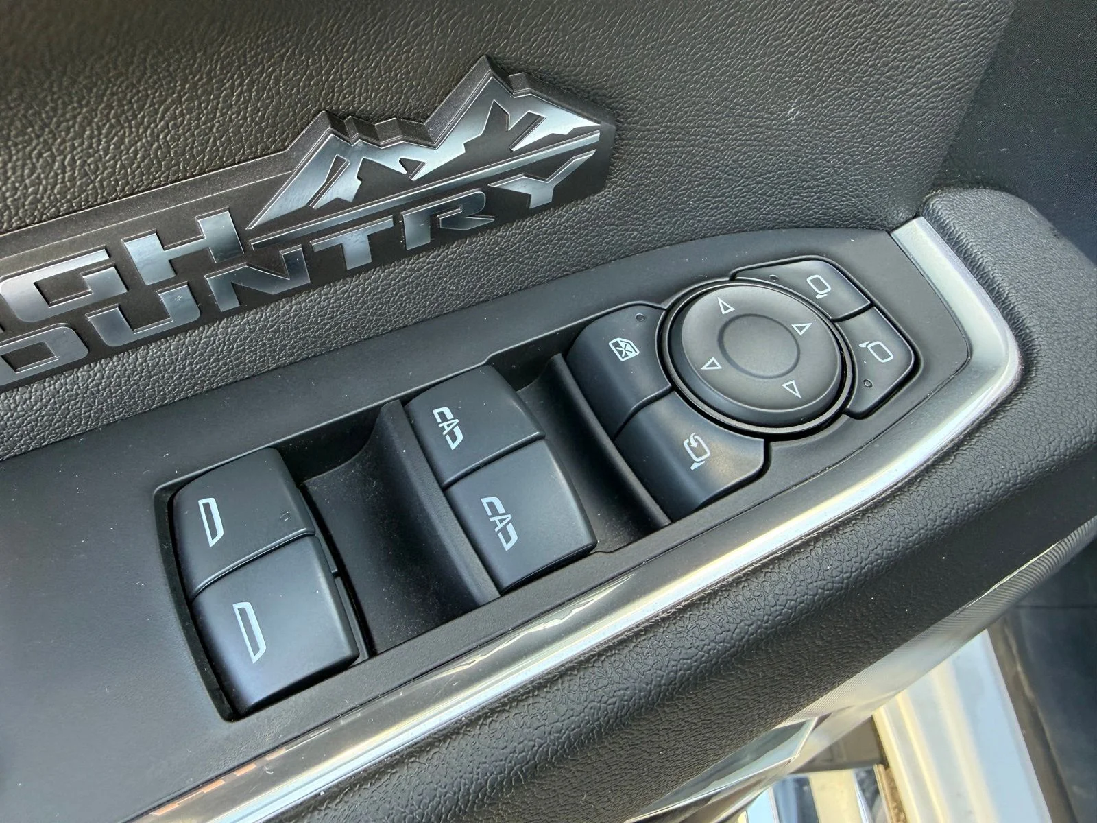 2023 Chevrolet Silverado 1500 High Country - Photo 18
