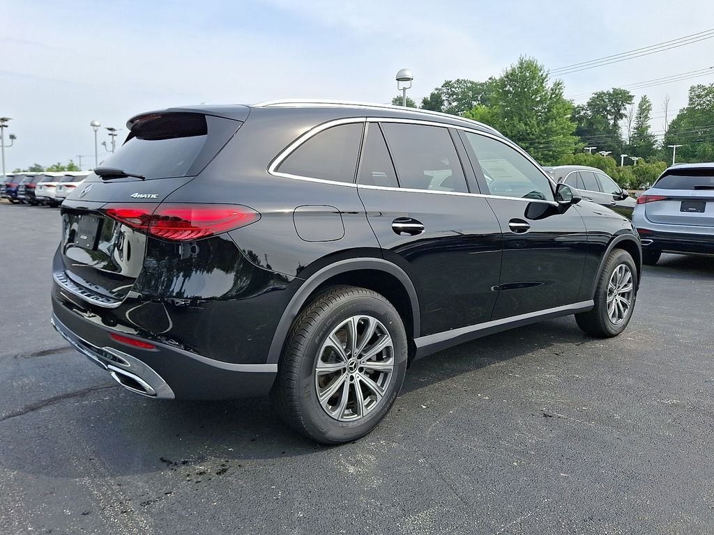 New 2026 Black Mercedes-Benz GLC 300 image 6