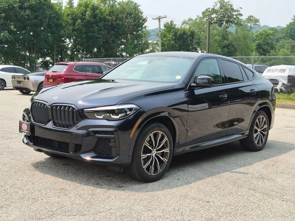 Used 2022 Black BMW xDrive40i image 10