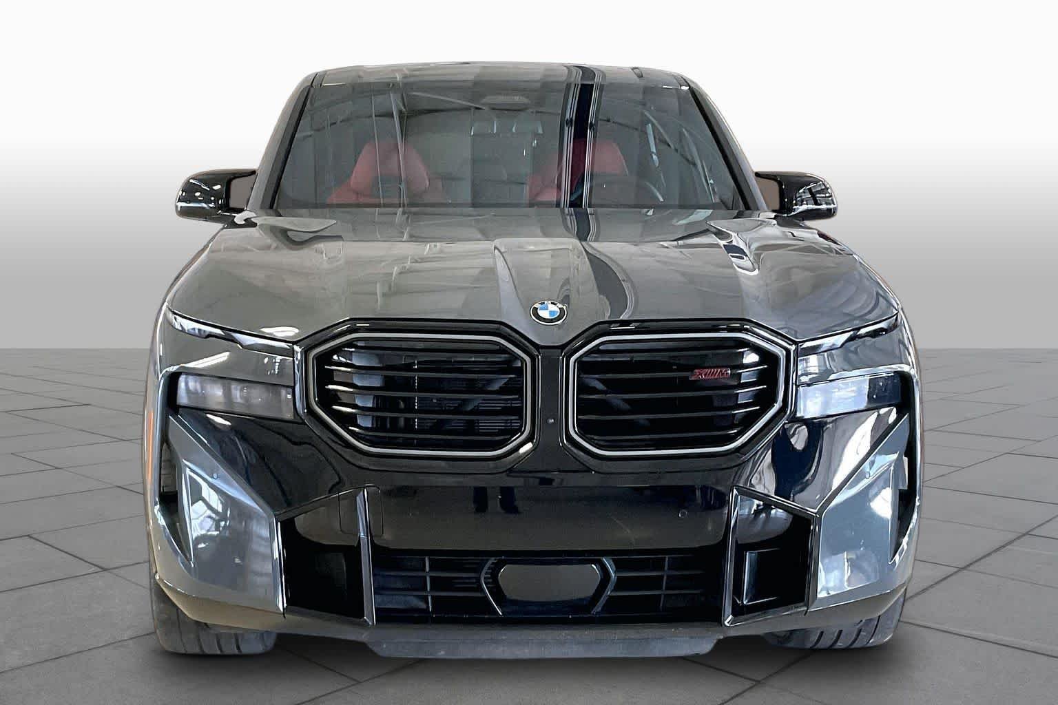 Certified Used 2025 Grigio Telesto Pearl Metallic BMW Label Red image 3