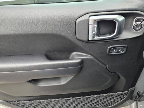 Used 2021 Gray Jeep Unlimited Sport Altitude image 17
