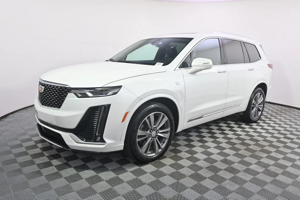 Used 2024 Cadillac XT6 Premium Luxury with VIN 1GYKPDRS3RZ743674 for sale in Minneapolis, Minnesota
