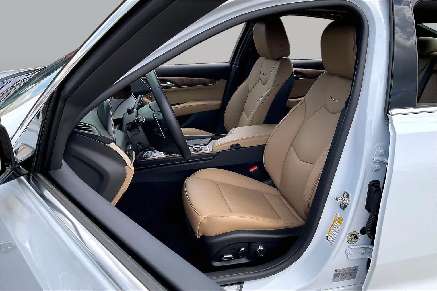 Used 2026 Vibrant White Tricoat Cadillac Premium Luxury image 7