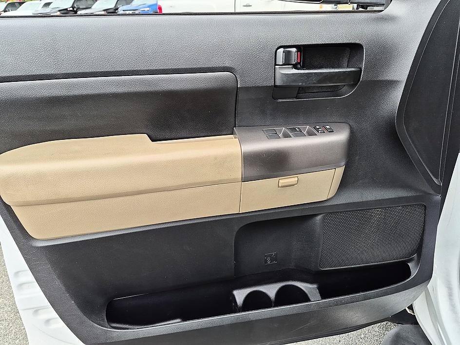 Used 2013 White Toyota GRADE image 12