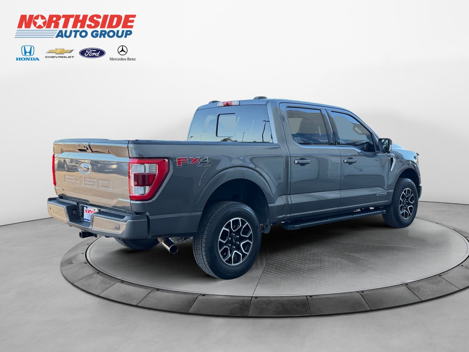 Used 2022 Light Blue Clearcoat Metallic Ford LARIAT image 7