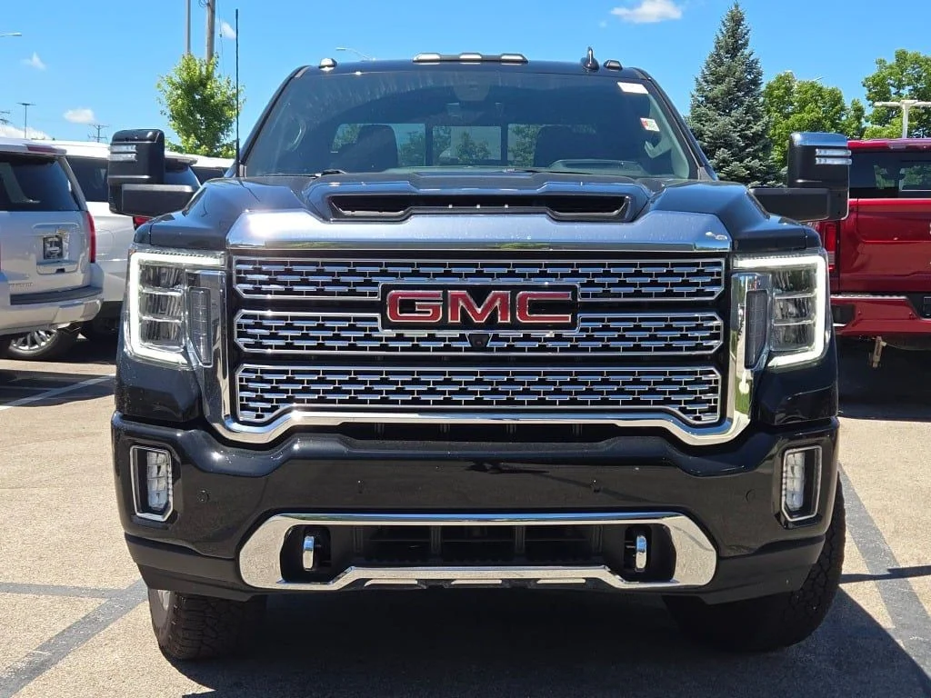 Used 2023 Black GMC Denali image 5