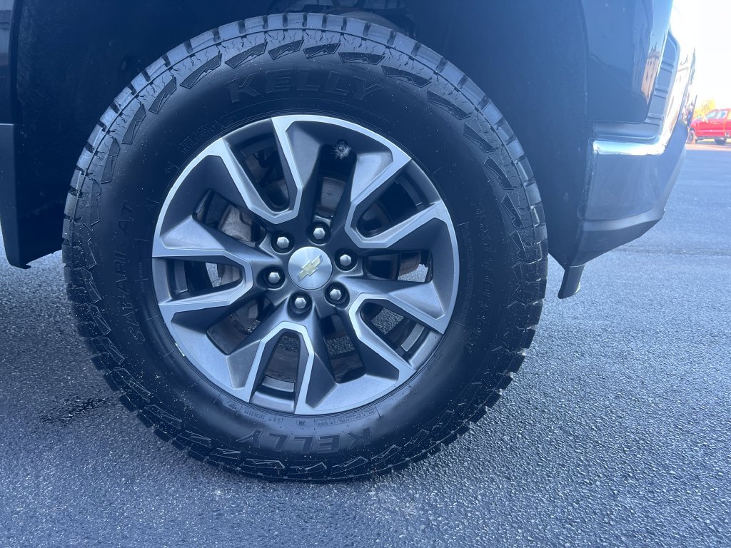 Used 2020 Black Chevrolet LT image 10