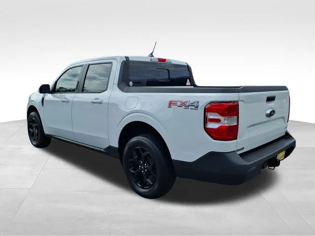 Used 2023 White Ford Lariat image 8