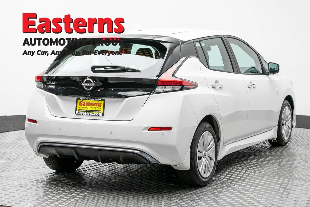 Used 2023 White Nissan S image 5