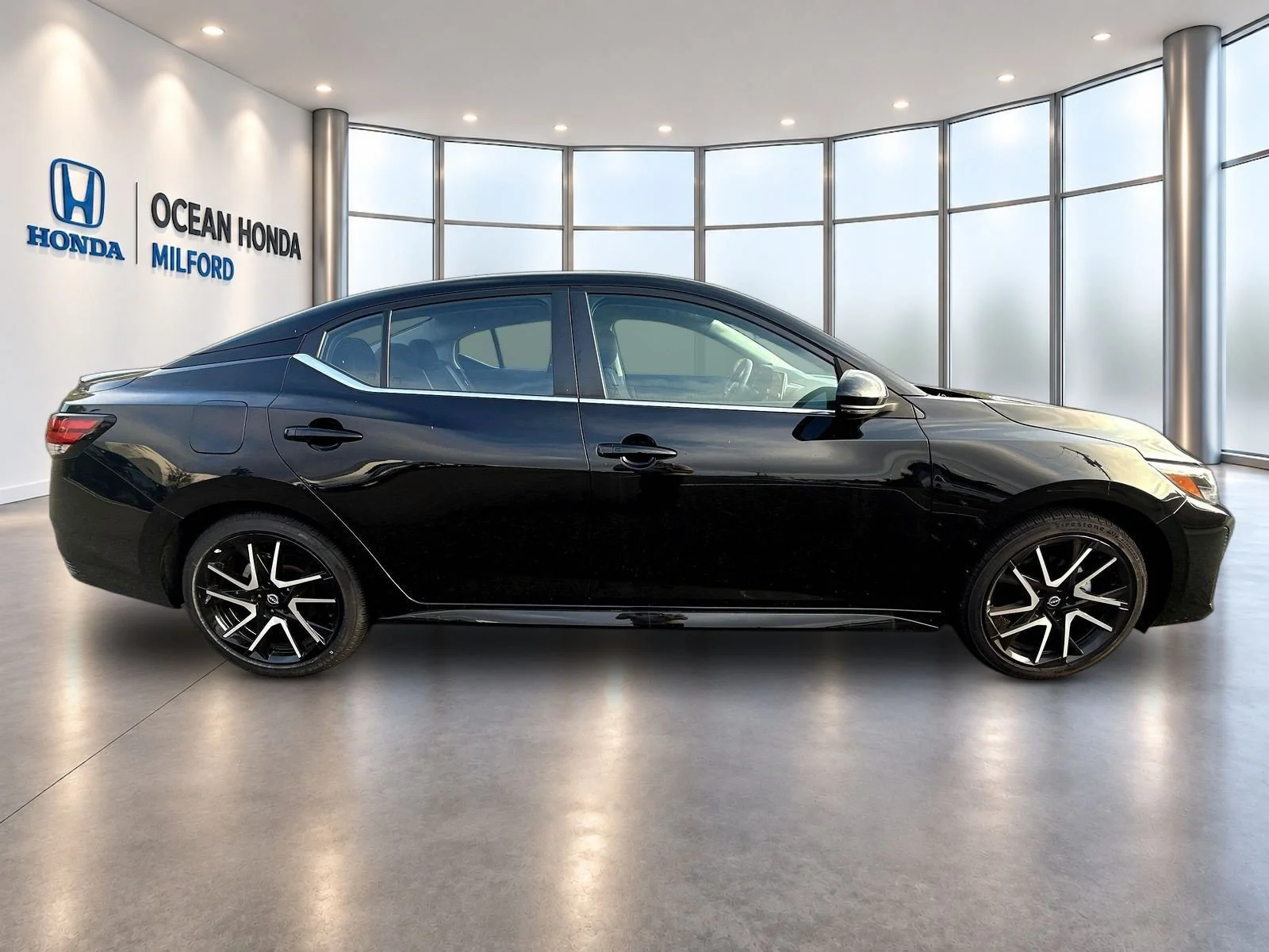 Used 2025 Super Black Nissan SR image 4