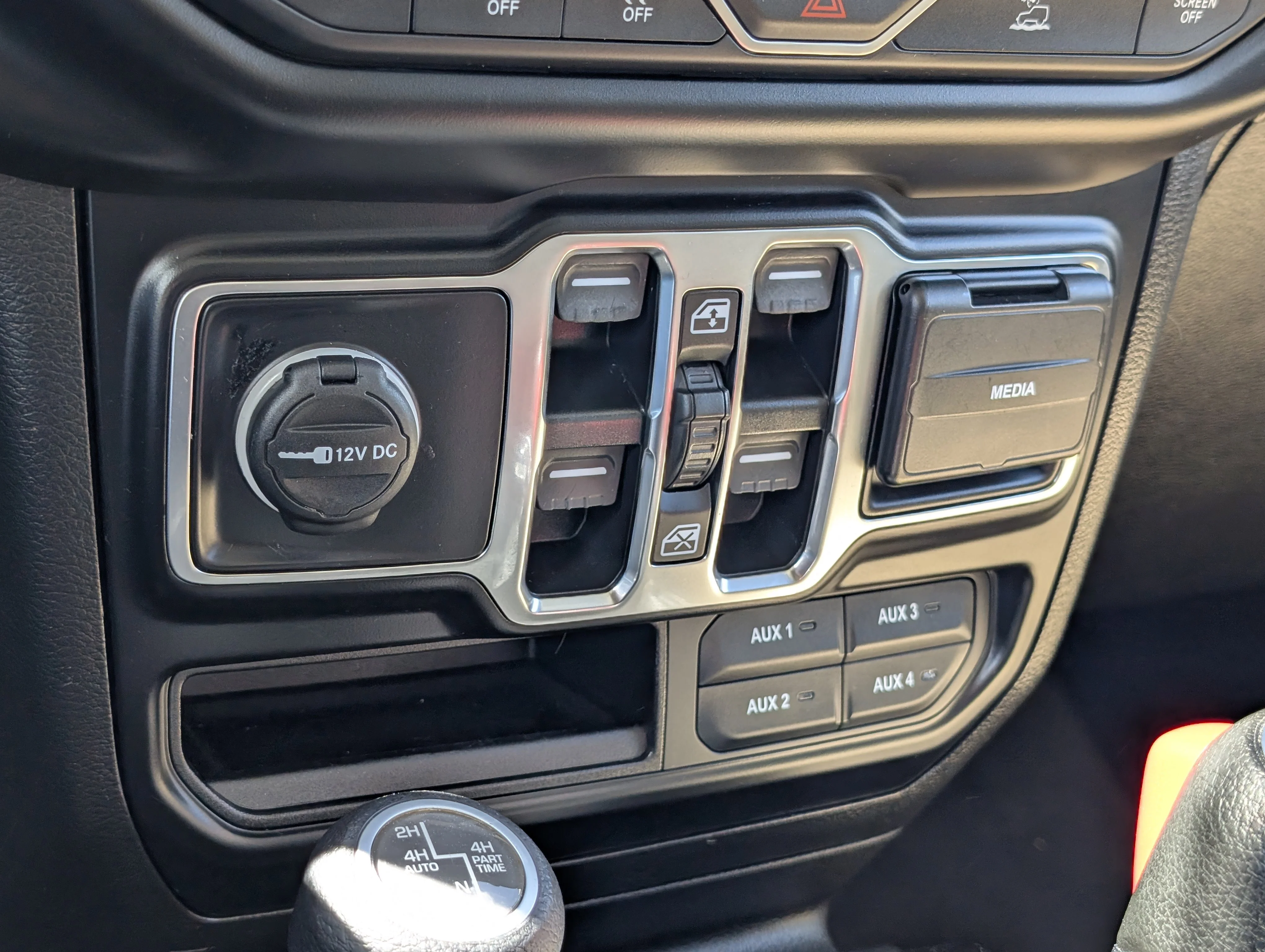 Used 2021 Bright White Jeep Unlimited Sport image 29