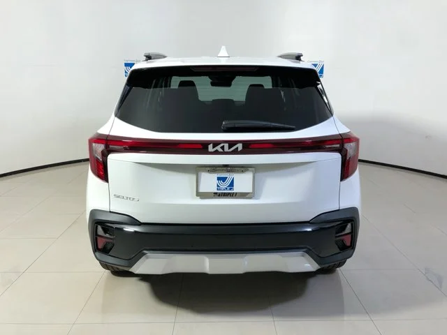 New 2026 Snow White Pearl Kia S image 22