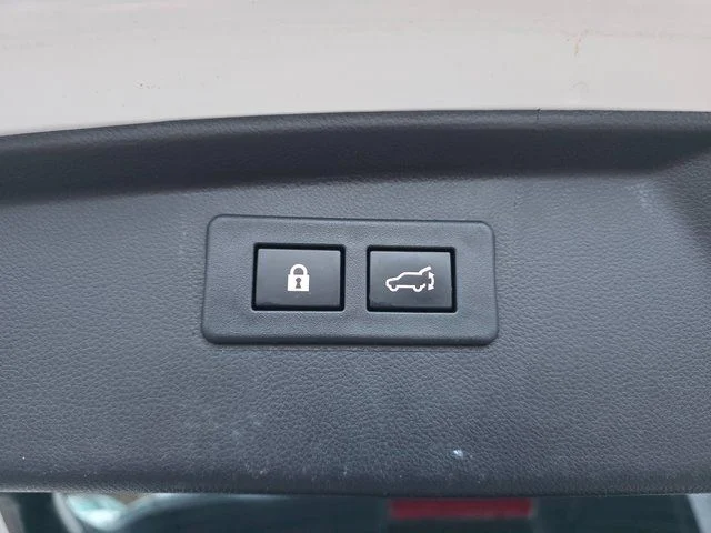 Used 2024 Crystal White Pearl Subaru Limited image 11