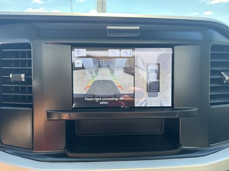 New 2025 Oxford White Ford F-350® XL image 27