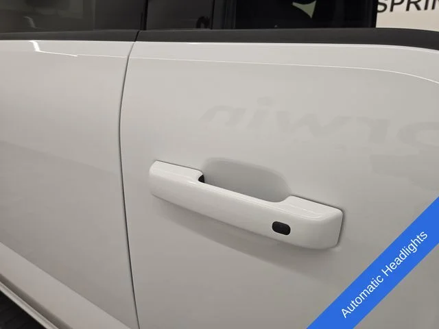New 2026 Oxford White Ford XLT image 8
