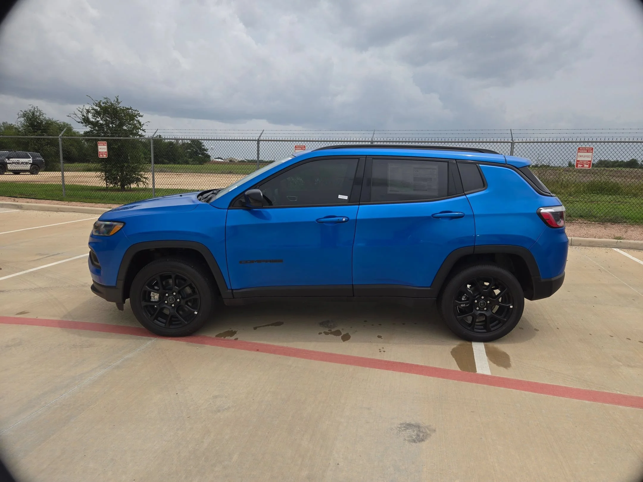 New 2026 Hydro Blue Pearlcoat Jeep Latitude image 6