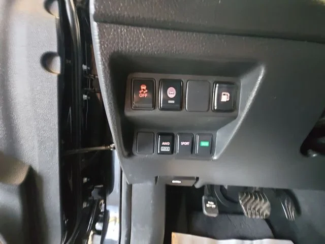 Used 2019 Black Nissan S image 26