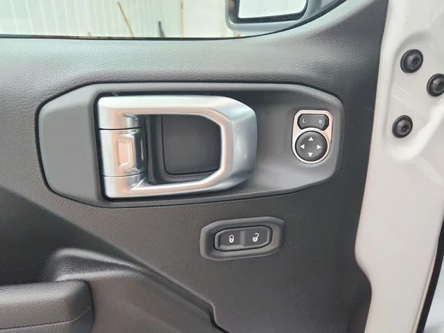 New 2026 Bright White Clearcoat Jeep Rubicon image 29