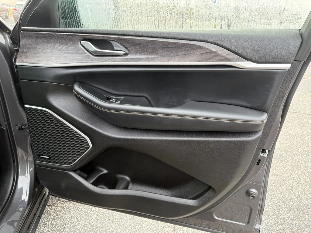 Used 2022 Gray Jeep Limited image 14