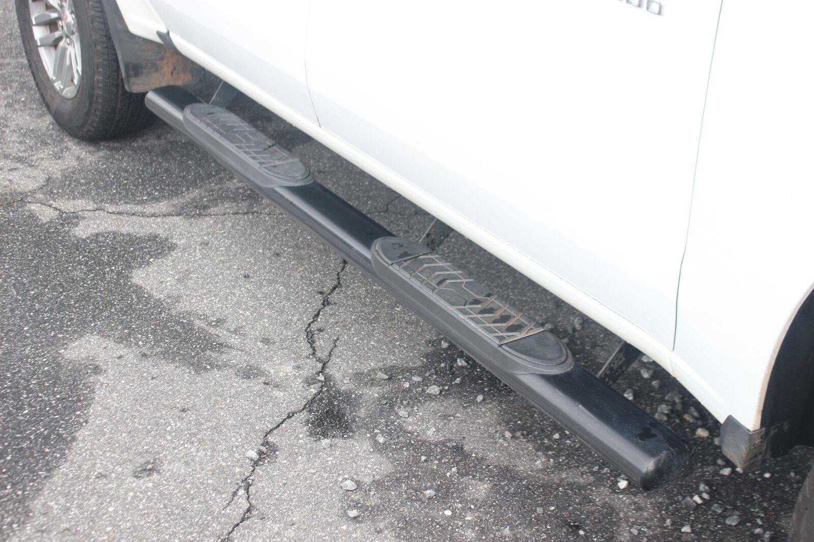 Used 2024 Summit White Chevrolet LT image 10