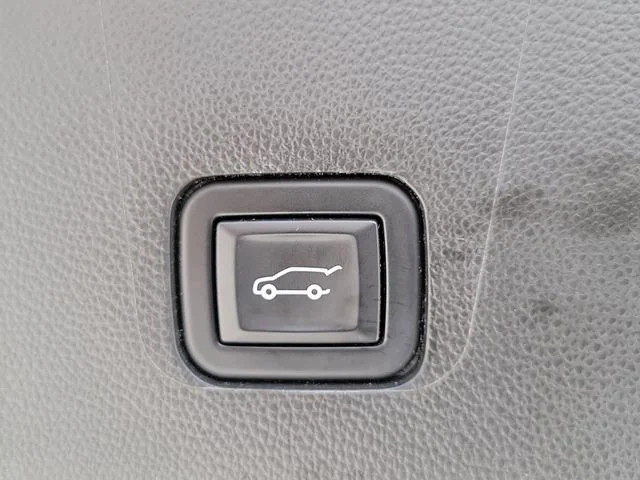 Used 2023 Summit White Chevrolet LT Leather image 8