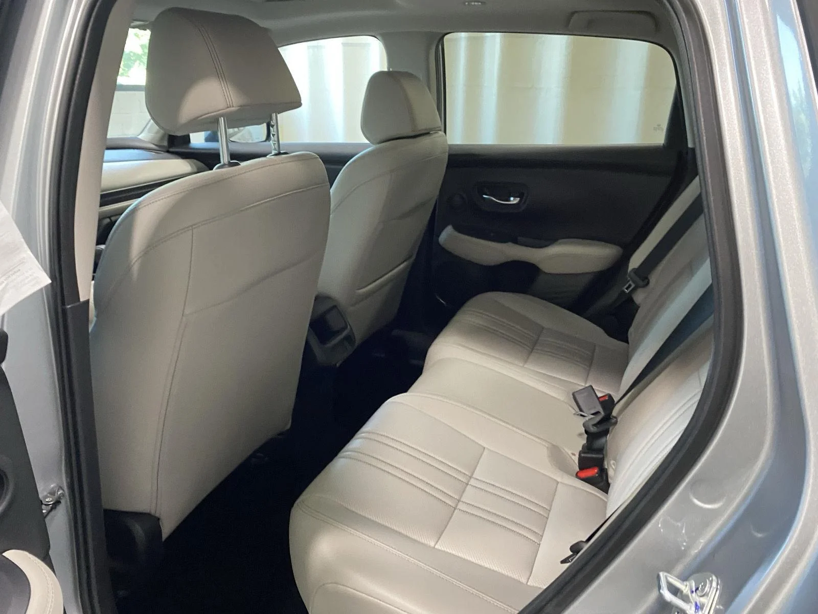 Used 2026 Solar Silver Metallic Honda EX-L image 15
