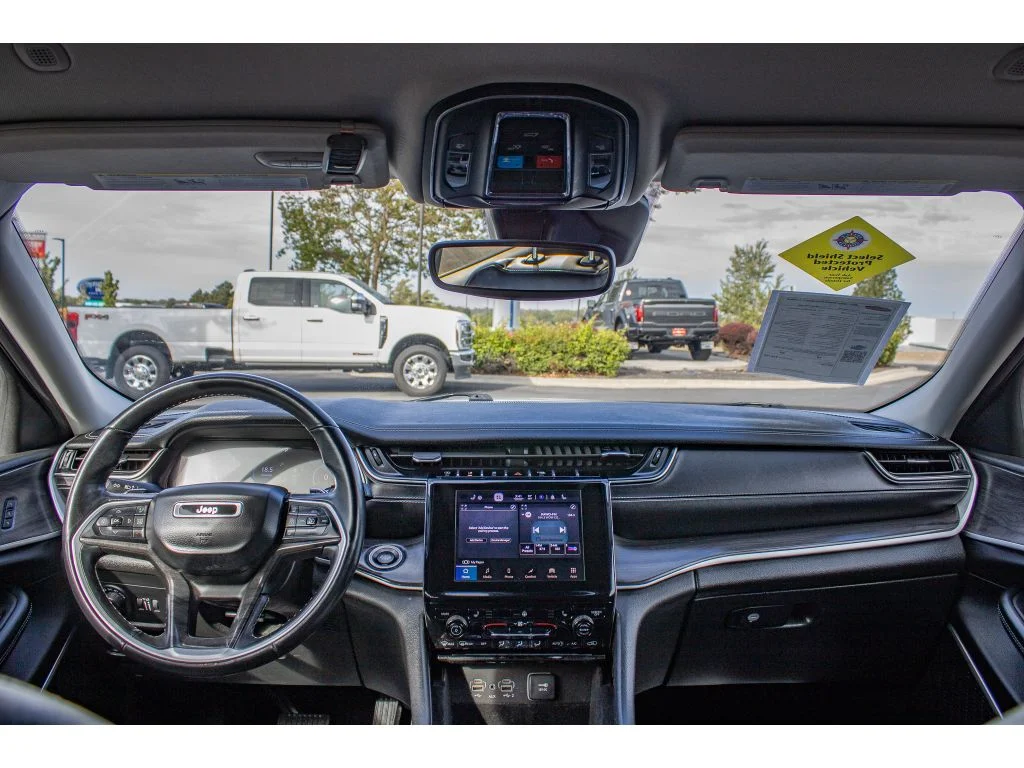 Used 2021 Bright White Clearcoat Jeep Limited image 21